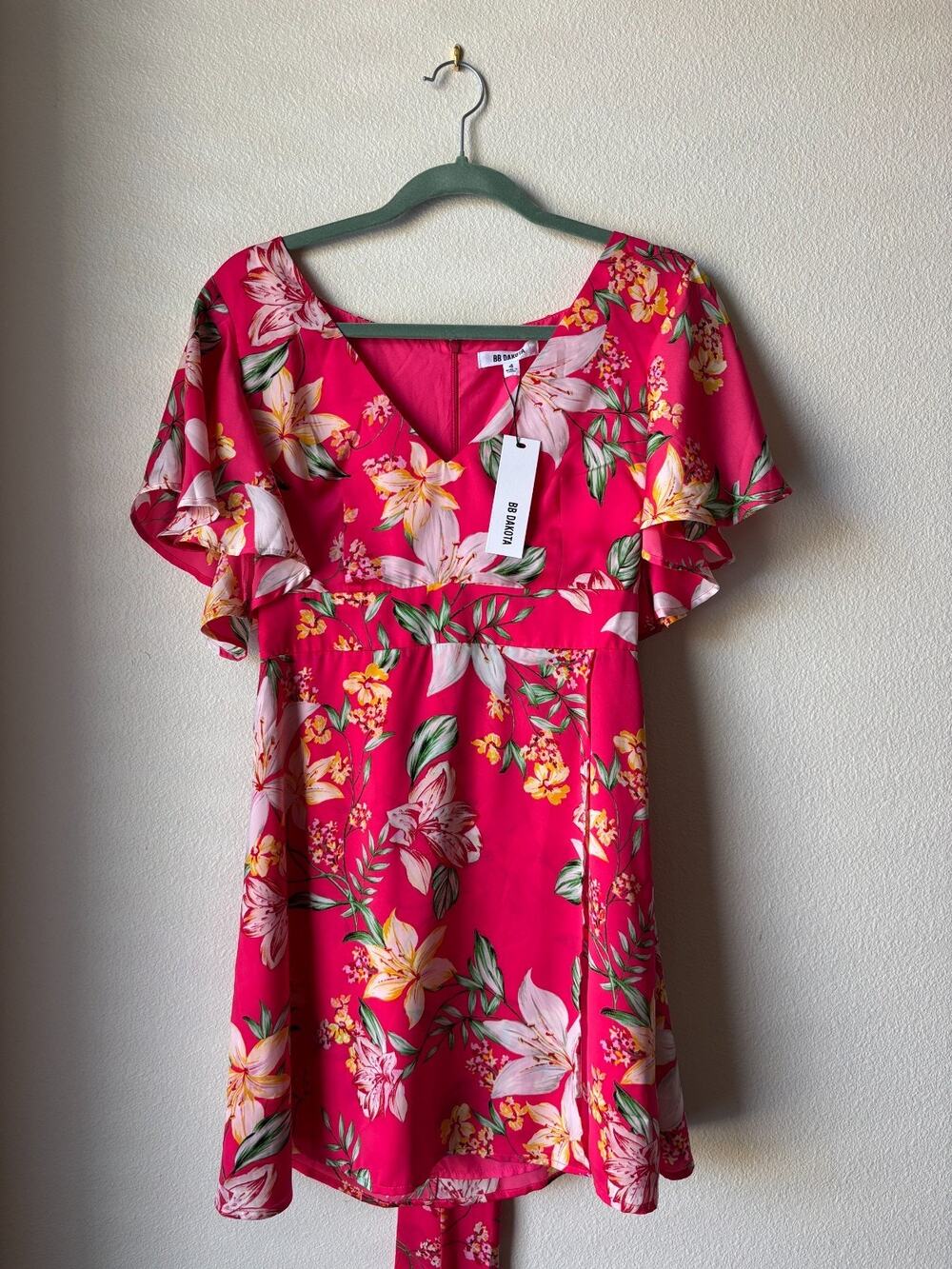 New BB DAKOTA Tropical Floral Pink Dress Barbiecore Cruise Vacation Beach Size 4